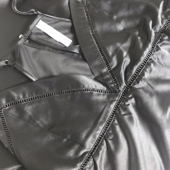 Gilligan & O'Malley Black Chemise NightGown - Picture 4 of 5